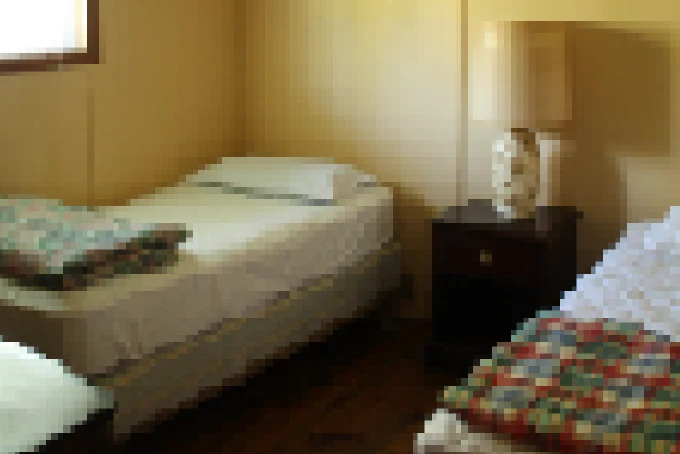 Pigeon-Lake-Resort-Cottage-nine-second-bedroom-two-single-beds